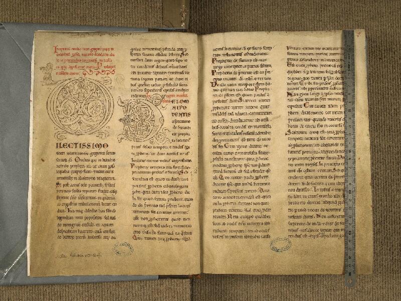 Boulogne-sur-Mer, Bibl. mun, ms. 0070, f. 001v-002 - vue 1